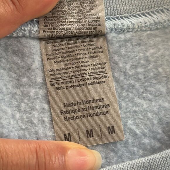 Gildan Light Blue Crewneck Sweater Cow Embroidered Heavyweight sweatshirt Size M - Picture 7 of 9